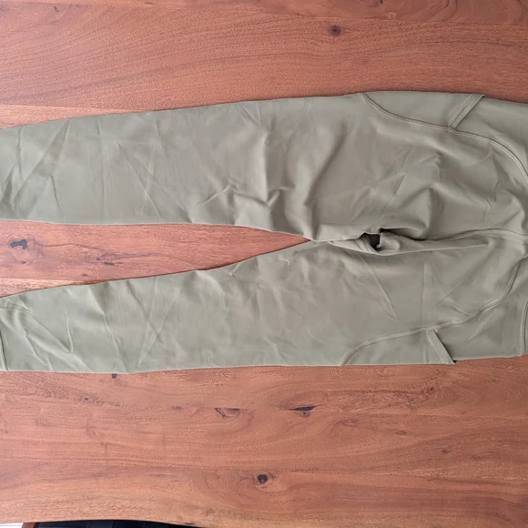 Lululemon Green Activewear - Picture 5 of 5